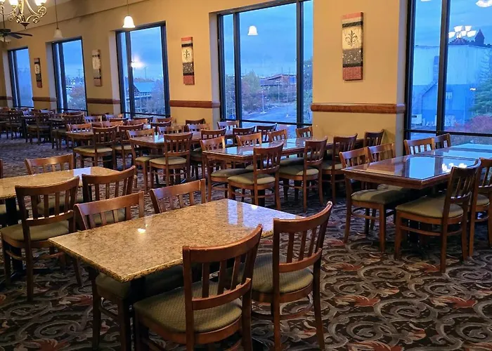 Grand Plaza Hotel & Conference Center